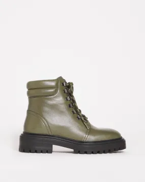 Leather Hiker Style Boot E Fit