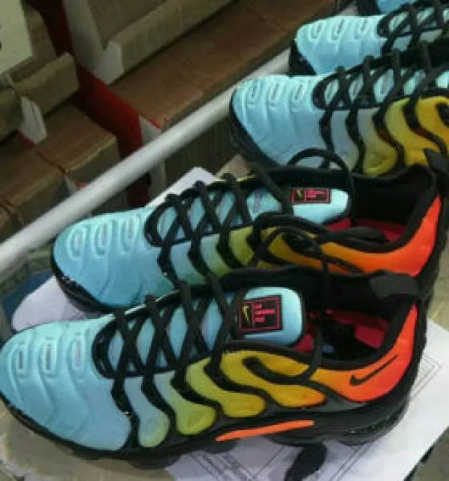 NIKE AIR  VAP0RMAX PLUS