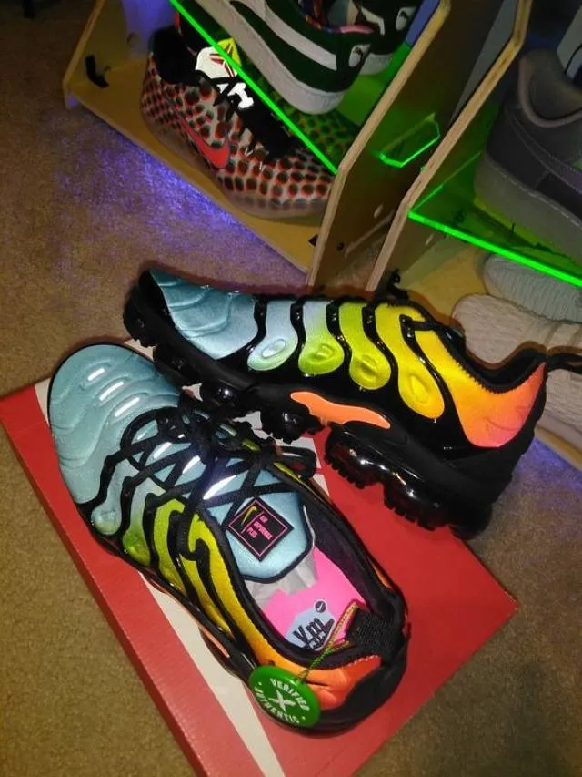 NIKE AIR  VAP0RMAX PLUS